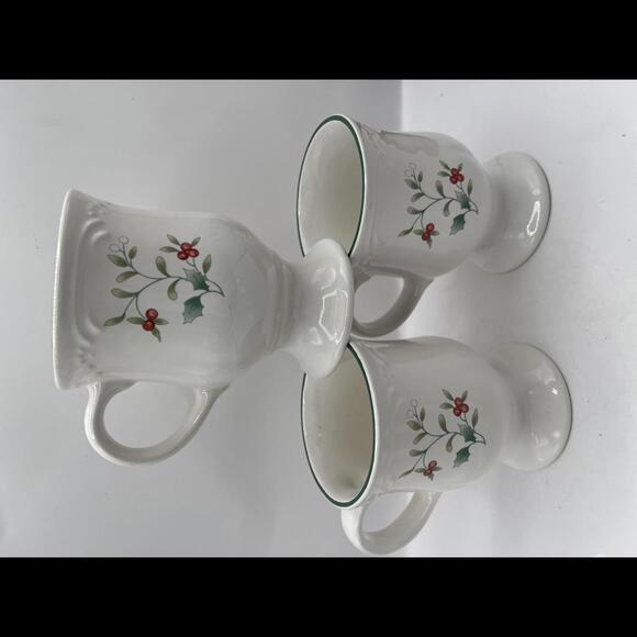 Vintage set of 3 Pfaltzgraff holiday holly berries, Stoneware Coffee Mugs Decor - Picture 1 of 6